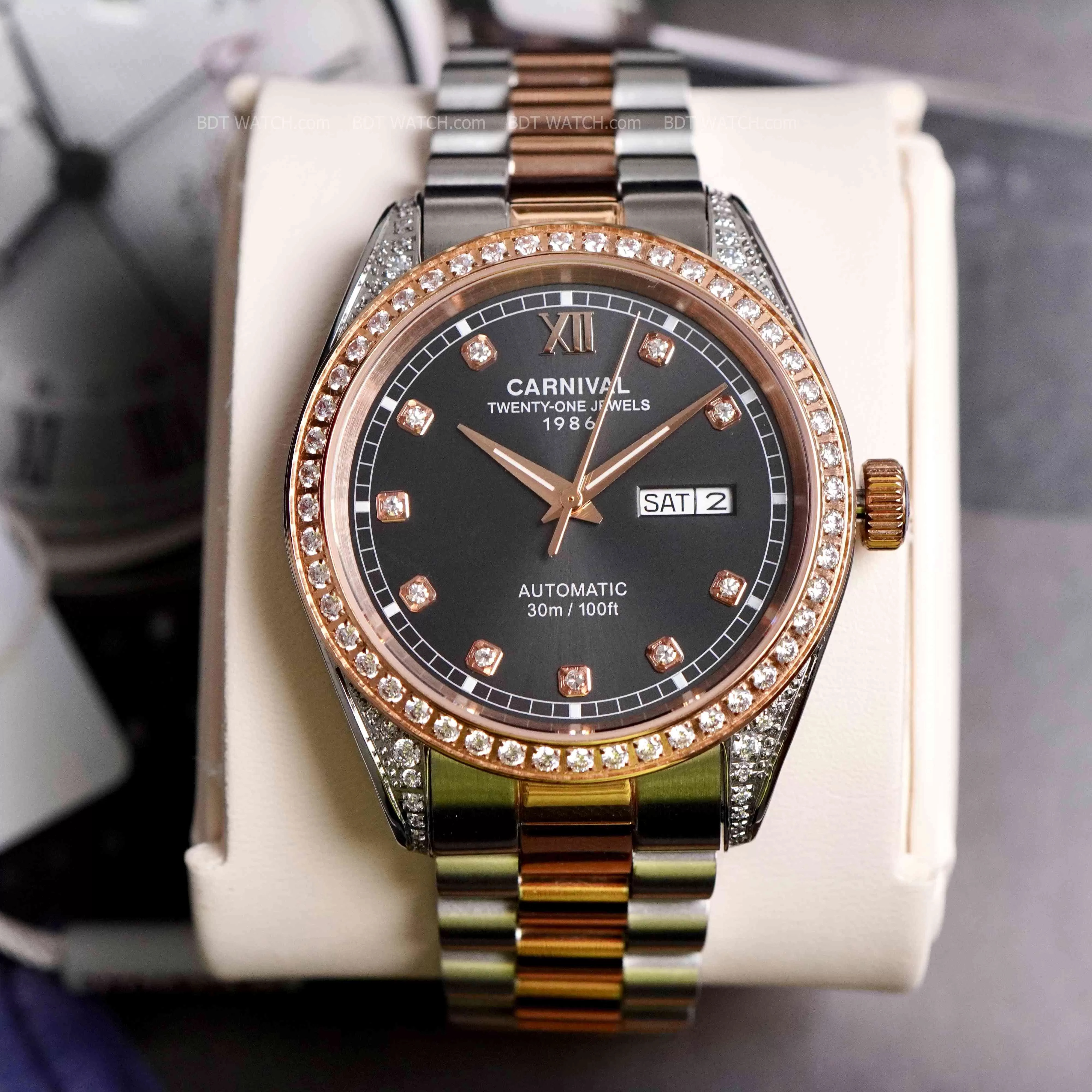 Đồng Hồ Carnival Nam 8907G-CH-D