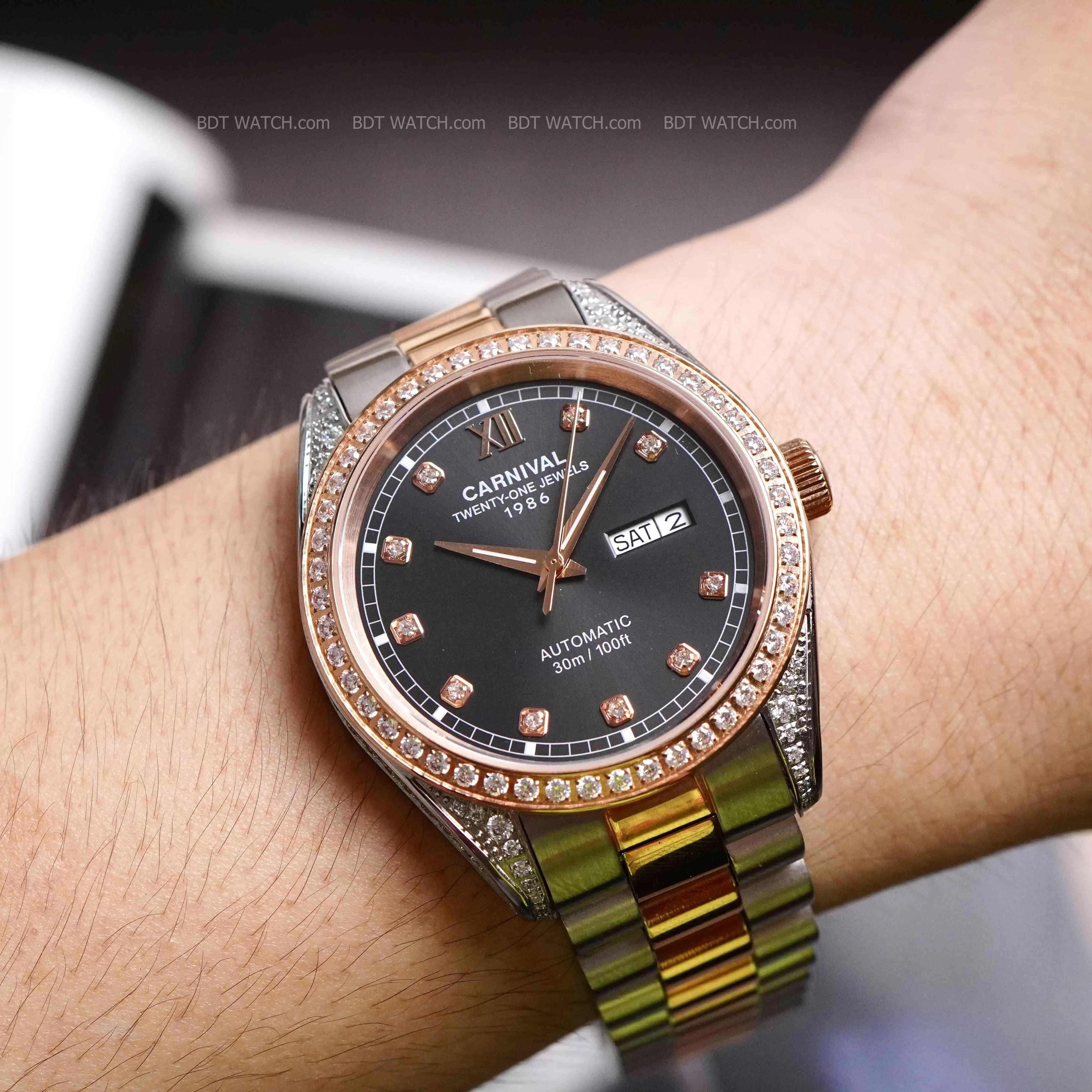 Đồng Hồ Carnival Nam 8907G-CH-D