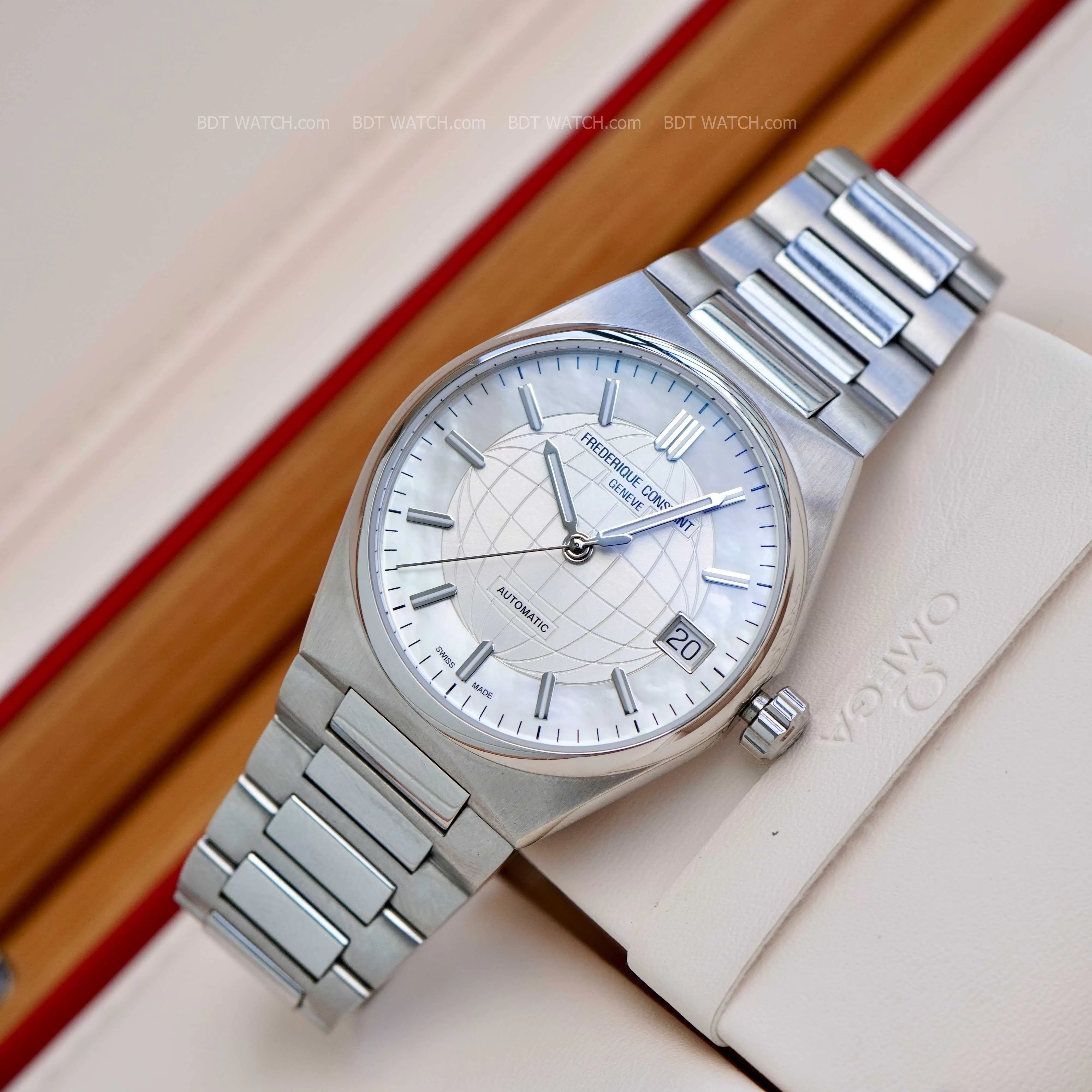 Đồng Hồ Nữ Frederique Constant Highlife Ladies Automatic FC-303MPW2NH6B FC303MPW2NH6B