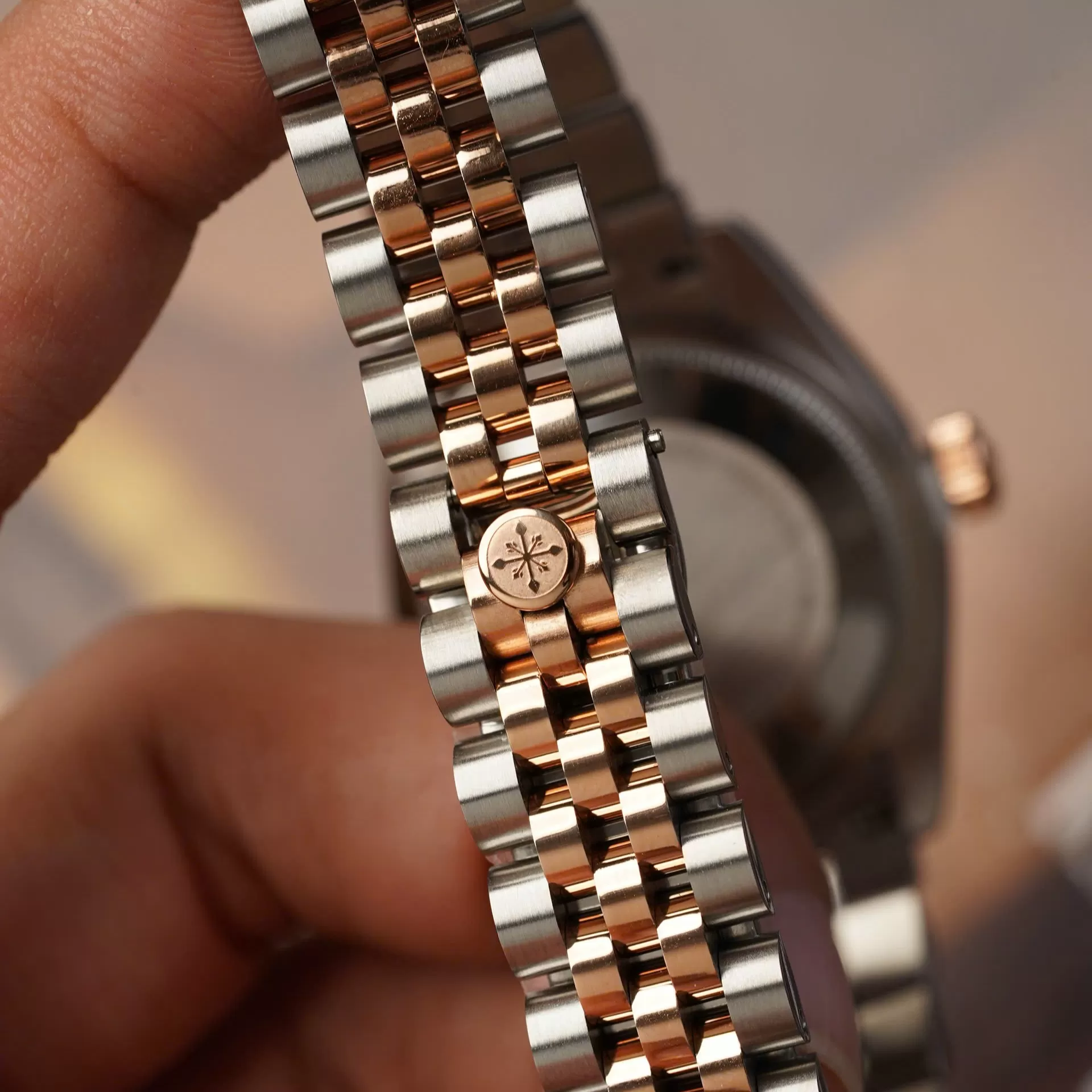 Đồng Hồ Nữ Alexander Ferros 8222D ( 8222D/16 )