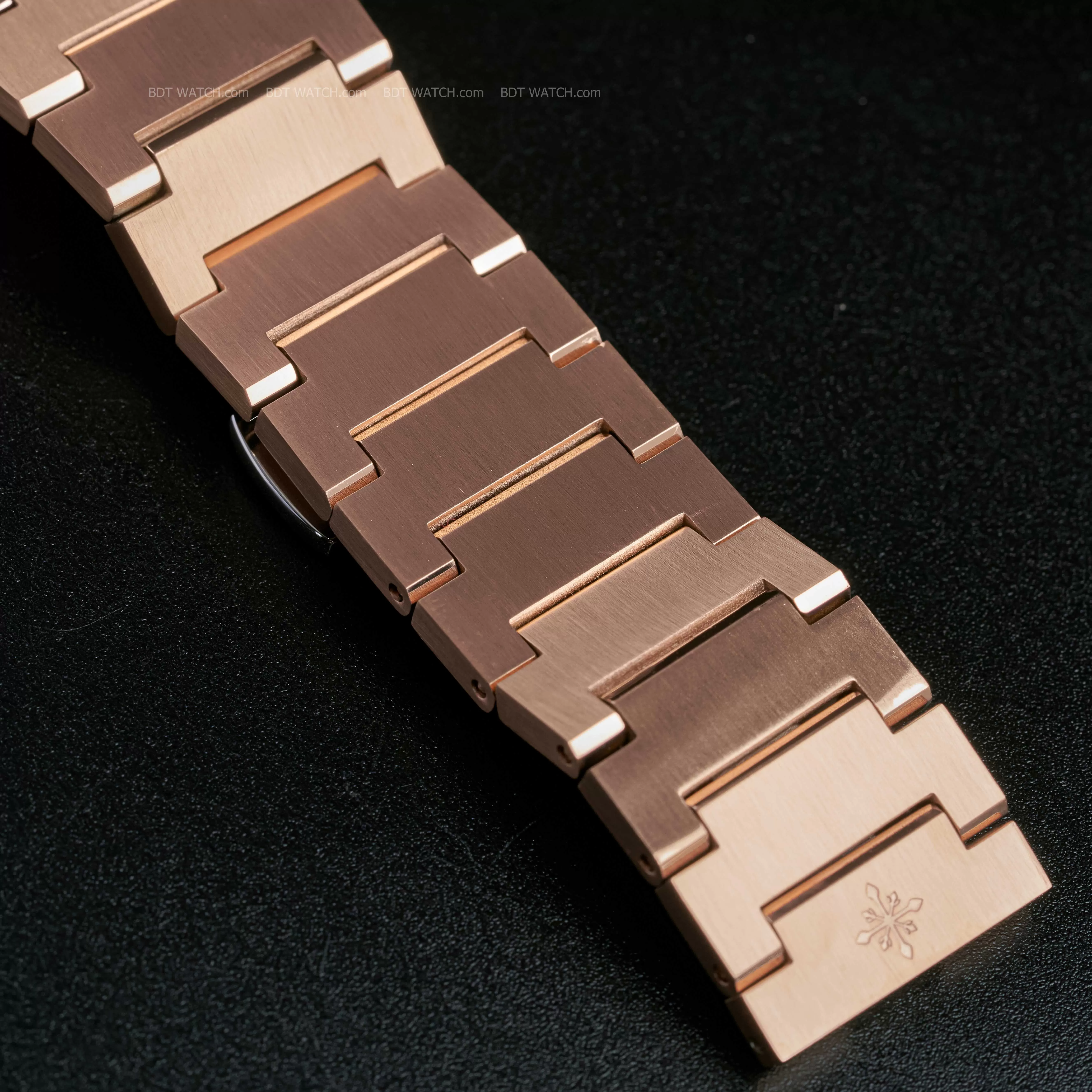 Đồng Hồ Alexander Ferros 5052R ( 5052R/05 )