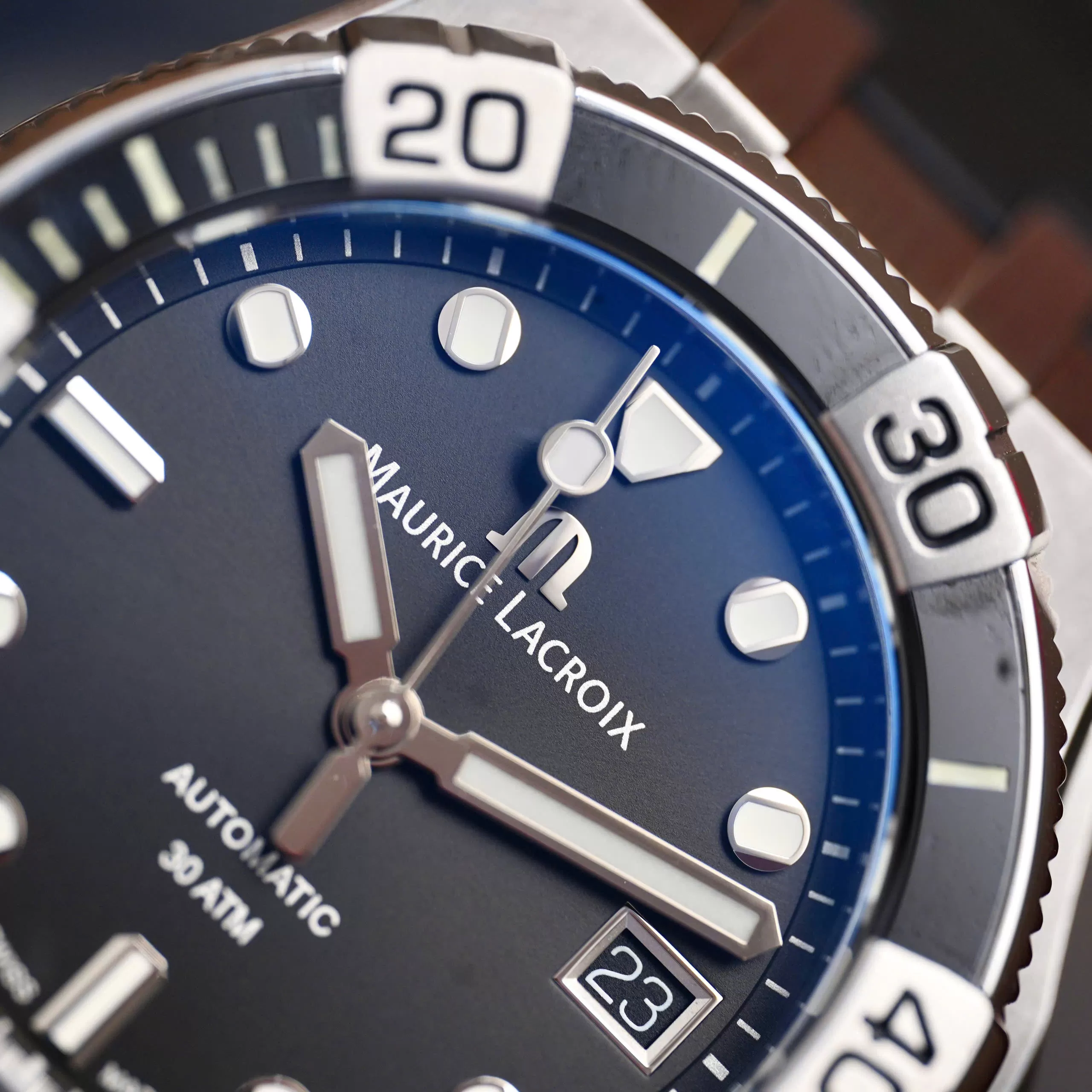 Đồng Hồ Maurice Lacroix Aikon AI6057-SSL20-330-2 ( AI6057SSL203302 )